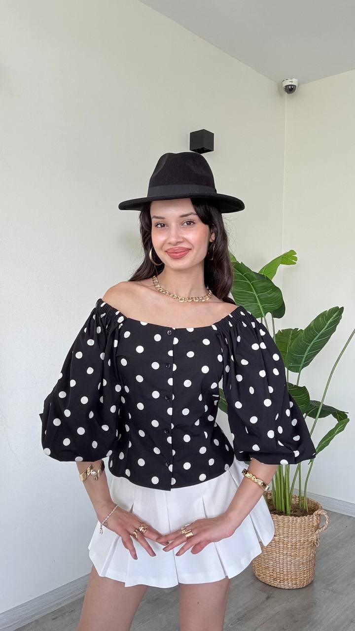 Blouse Ajustée à Pois Noirs, Col Carré et Manches Bouffantes
