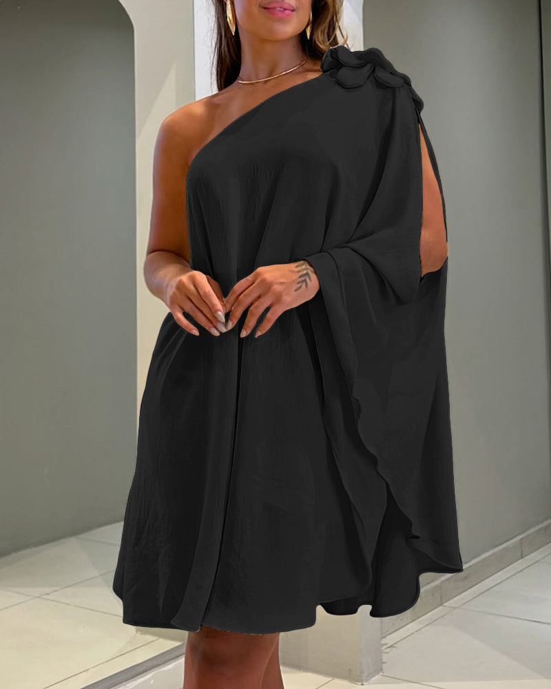 Robe de Cocktail Asymétrique à Plissés et Manche Cape Dramatique - Disponible en 5 Coloris