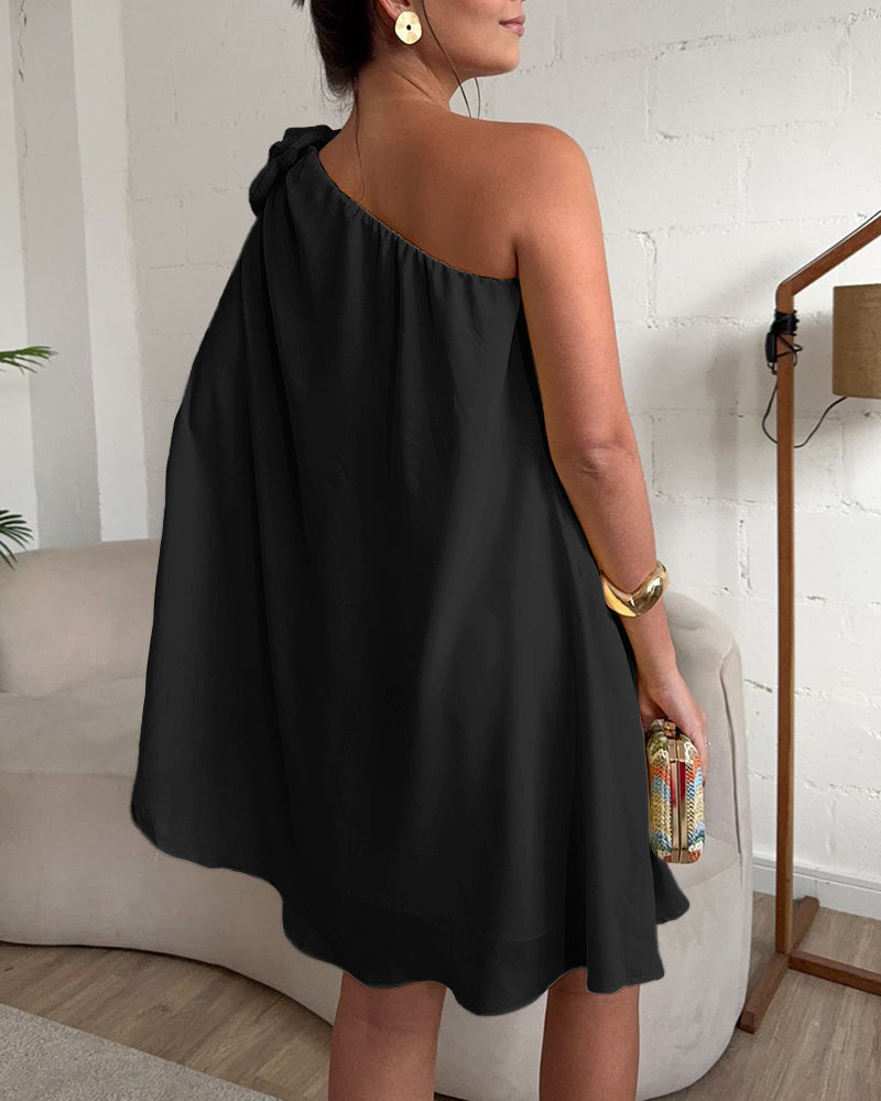 Robe de Cocktail Asymétrique à Plissés et Manche Cape Dramatique - Disponible en 5 Coloris
